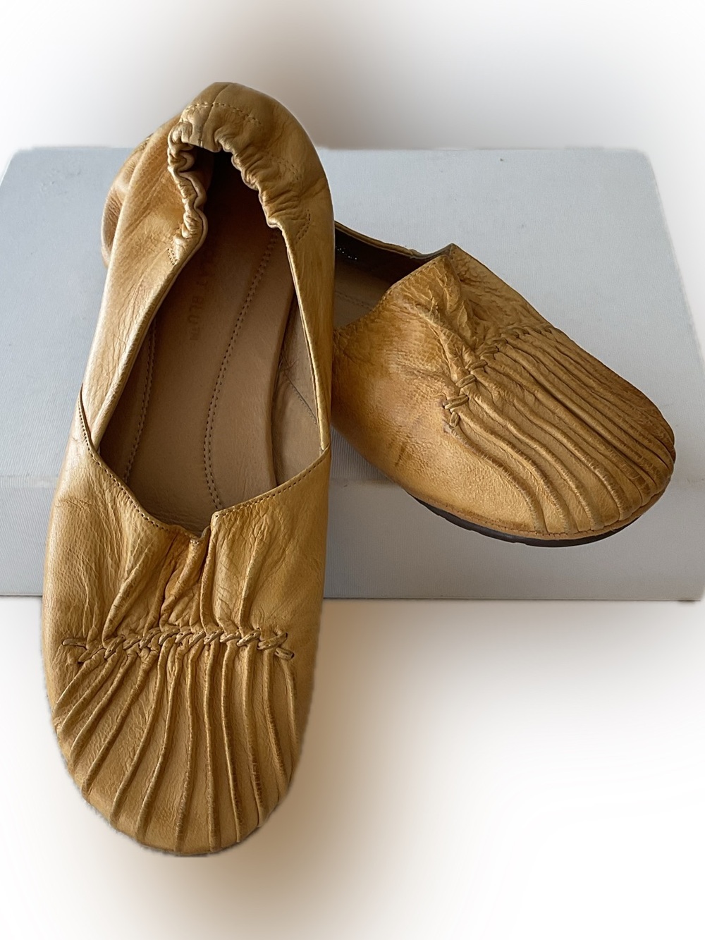 Chocolat Blu Mustard Soft Leather Cam2 Pleated Ballet Flats Size 8.5